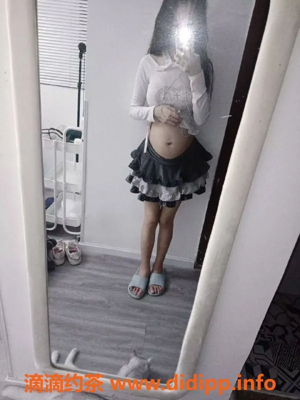 成都楼凤资源信息,锦江区转运珠玲玲，22岁165高嫩妹