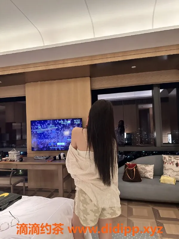 深圳楼凤-宝安沈夫人，25岁34C人妻性欲强