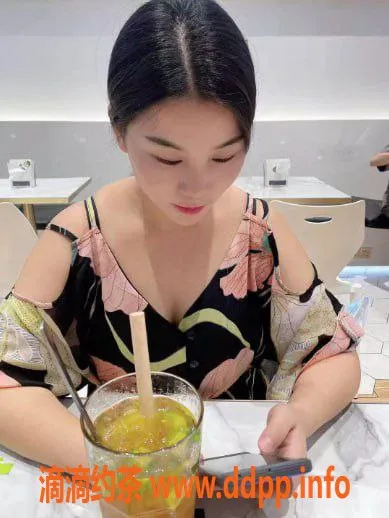 深圳楼凤-宝安西乡梦梦，25岁168cm，499元莞式体验