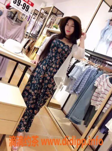 深圳楼凤资源信息,宝安西乡梦梦，25岁168cm，499元莞式体验