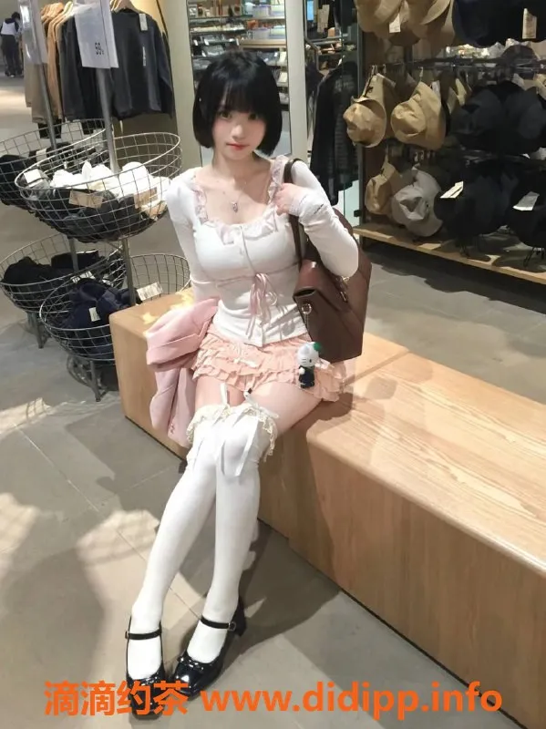 北京楼凤资源信息,北京团结湖婉清，21岁温柔女友感，茶费1K