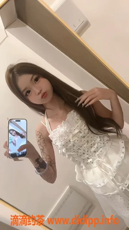 成都楼凤-锦江区依依，18岁萝莉身材，服务佳！