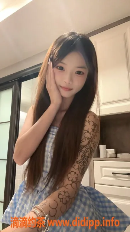 成都楼凤-锦江区依依，18岁萝莉身材，服务佳！