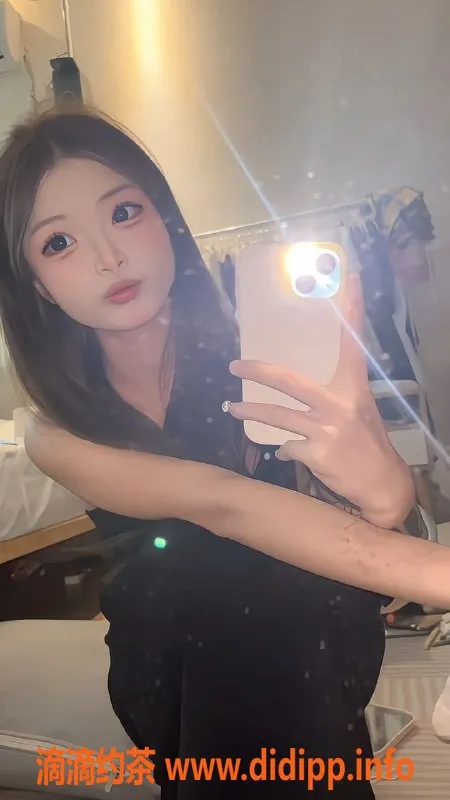 成都楼凤-锦江区依依，18岁萝莉身材，服务佳！