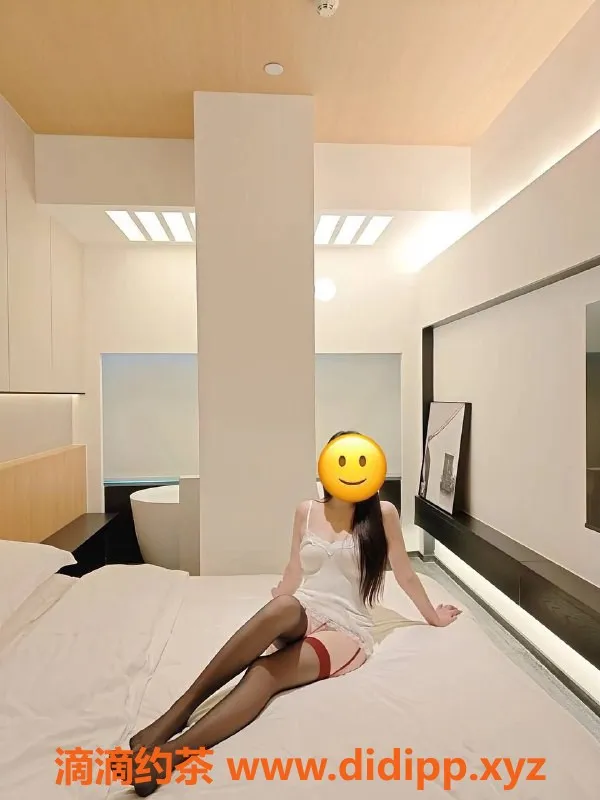 昆明楼凤-盘龙区雪儿：大长腿眼镜妹，700元起