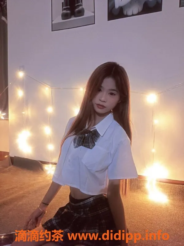 深圳楼凤-罗湖18岁学生妹小雨，身高164，茶水费800元起