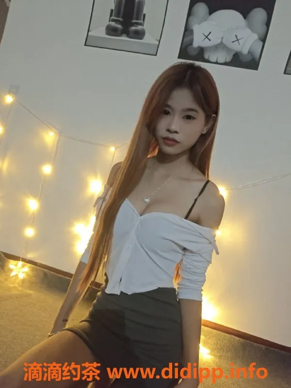 深圳楼凤资源信息,罗湖18岁学生妹小雨，身高164，茶水费800元起