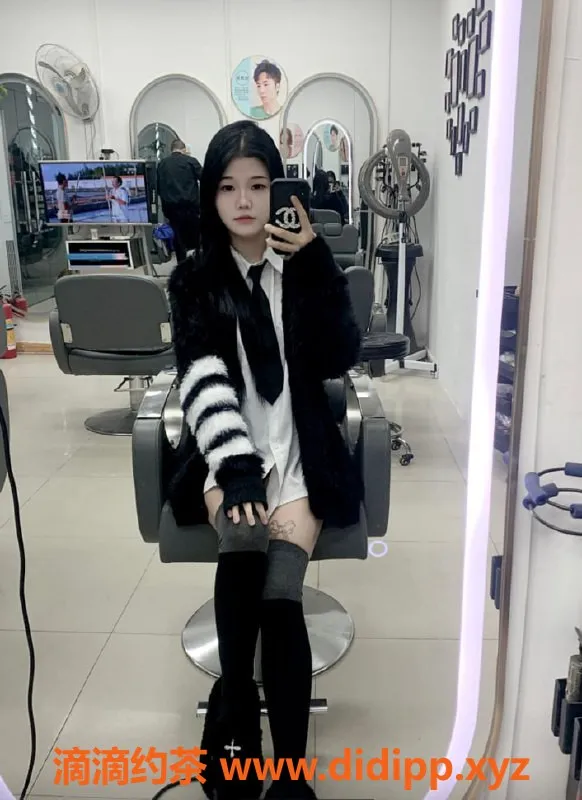 深圳楼凤-深圳龙华纹身新人，1000元起，服务优质！