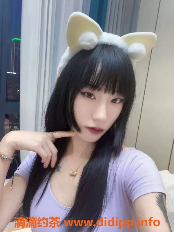 郑州楼凤-郑州宁宁，21岁40kg，制服诱惑全套服务