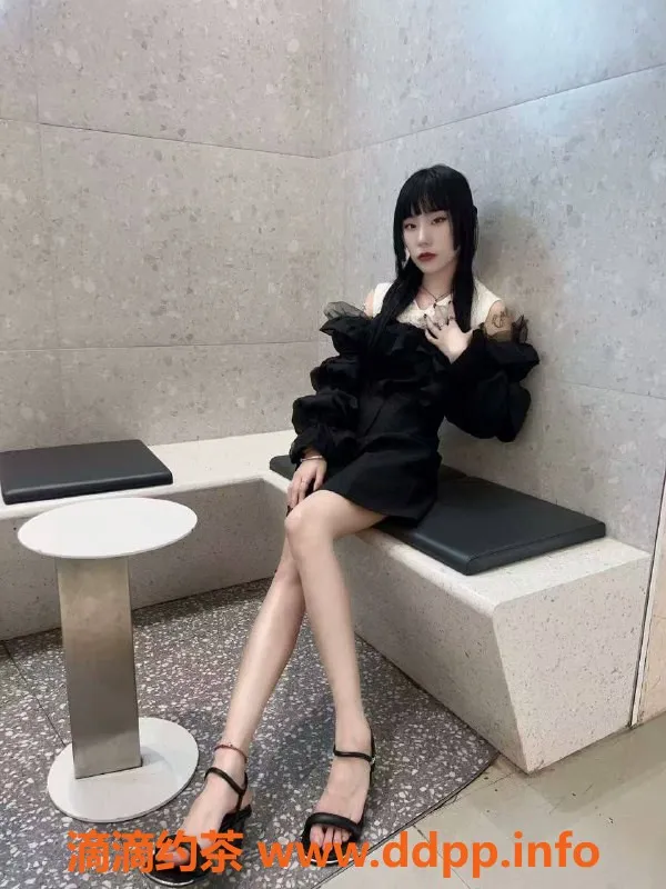 郑州楼凤-郑州宁宁，21岁40kg，制服诱惑全套服务