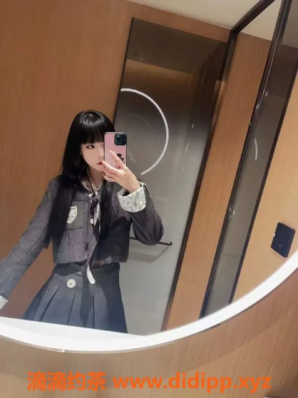 郑州楼凤-郑州宁宁，21岁40kg，制服诱惑全套服务