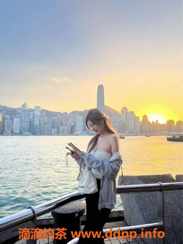 重庆楼凤资源信息,重庆北滨路小玥，168高胸34D，24岁热情服务