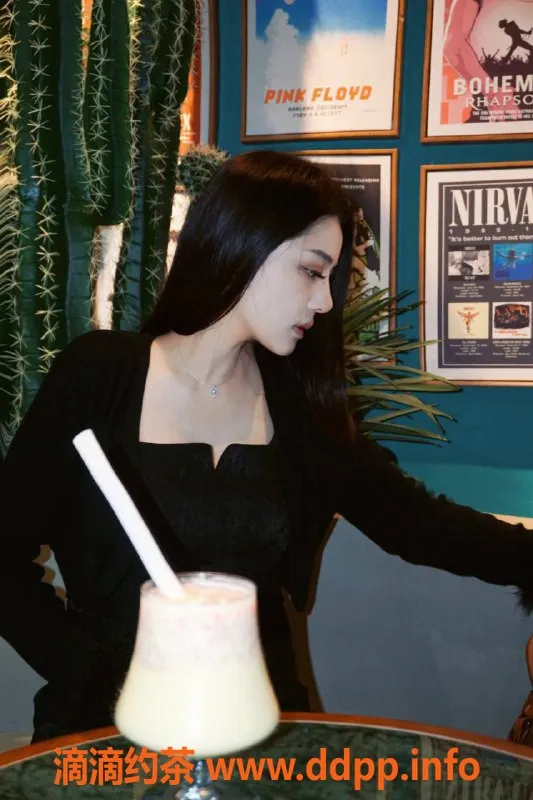 北京楼凤-朝阳小迪丽热巴，天然大胸E，1200元