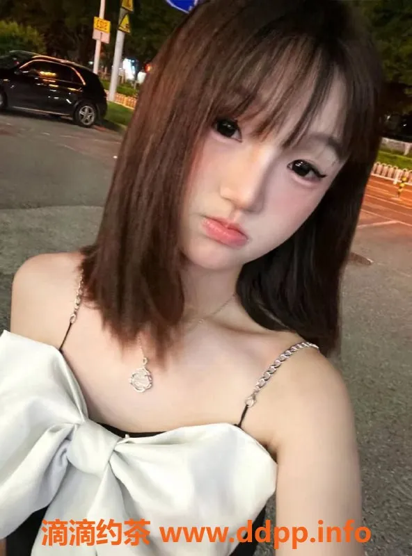 成都楼凤-市中心嫩妹闹闹，颜值8.5身材极致