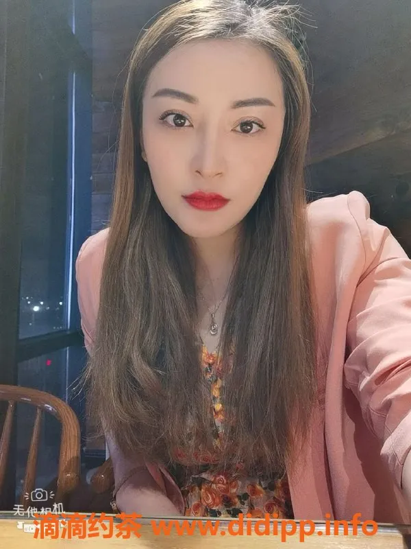 成都楼凤-武侯区少妇露露，热情服务，尽享4P体验