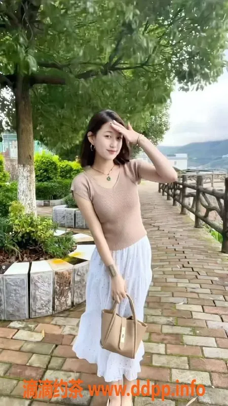 东莞楼凤-大朗艺名伊伊，优质服务只需600起