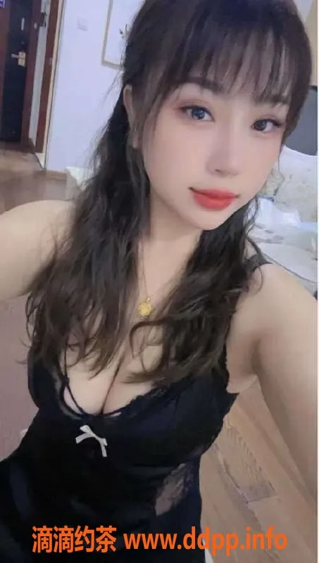 深圳楼凤-龙岗风骚甜甜，22岁大奶美女