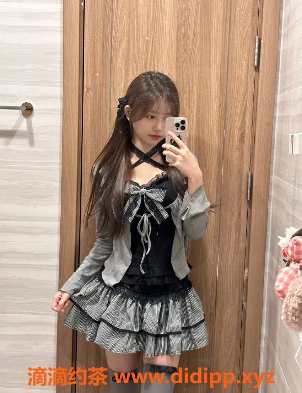 广州楼凤-天河丫丫，视频认证，课费700/p起