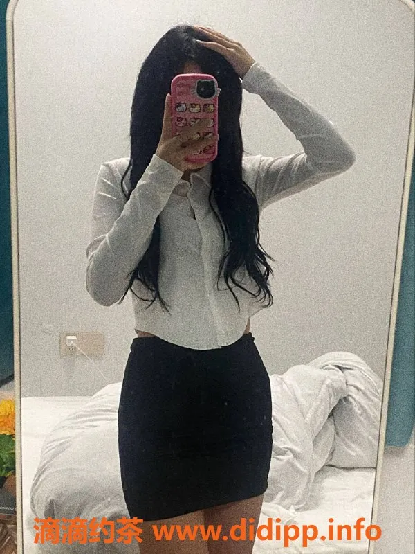 郑州楼凤-东区19岁贝贝，172cm/47.5kg，8元起陪你玩！