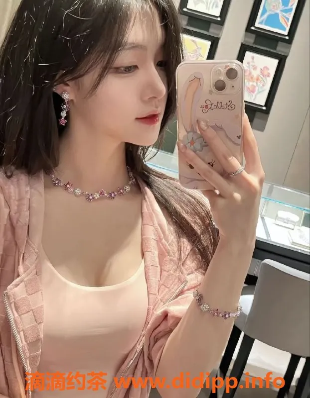 广州上门服务-广州佛山高端妩媚嫩妹，1400起全套服务