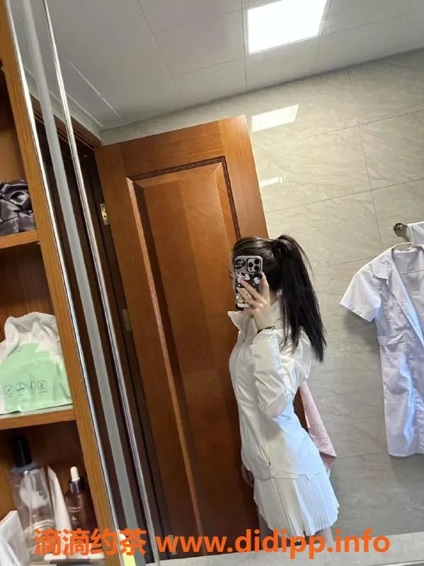 北京spa会所-朝阳草房的25岁长腿御姐思琪，600起服务等你来体验