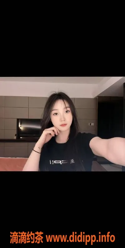 珠海楼凤-05年小姐，身高165，服务热情，200元起