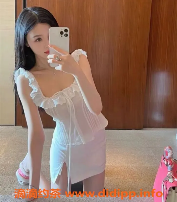 广州楼凤-佛山25岁温柔白皙妹妹婷婷，166cm 36C热情服务