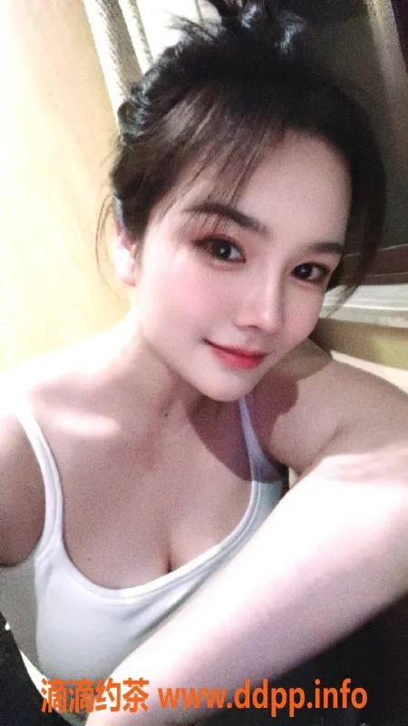 珠海楼凤-金湾98课室新茶，肤白貌美三十六D