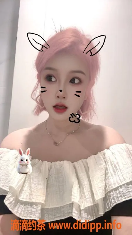 珠海楼凤-拱北丰满女神，身高168体重102，快来约！