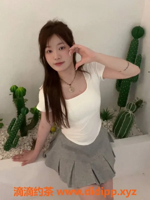 成都楼凤-成华区嫩妹薏米，165cm服务到位，课费实惠