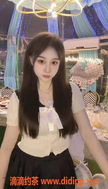 珠海楼凤-珠海拱北98课室 165cm 101斤 23岁美眉等你约