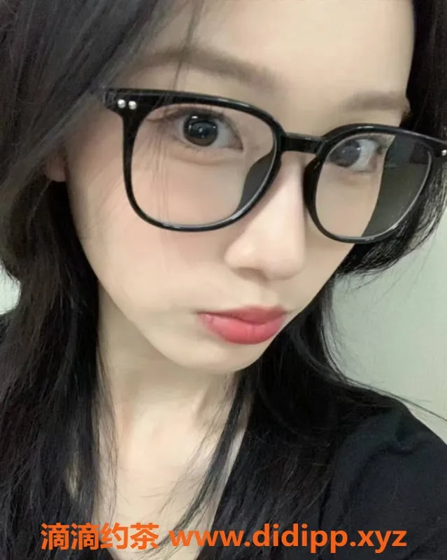 珠海楼凤-珠海拱北清纯萝莉，162cm，99斤，颜值在线