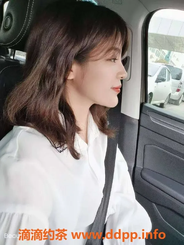 北京楼凤-朝阳薇薇，800元，专业服务，口爆技巧超棒