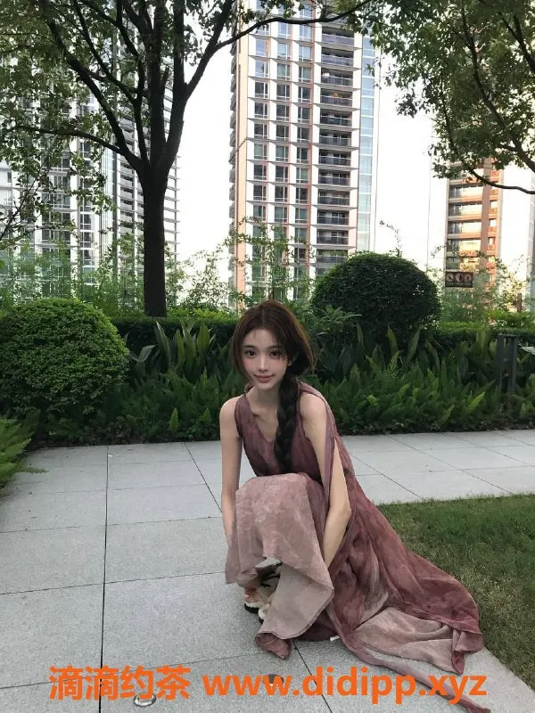 杭州楼凤资源信息,杭州19岁校妹研研，高165cm，96斤，C罩杯