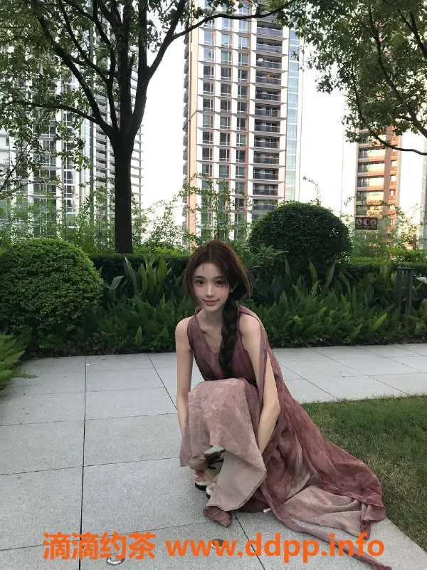 杭州楼凤-杭州19岁校妹，165cm96斤，C罩杯陪您畅享