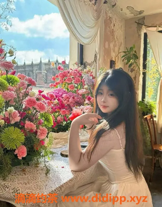 南昌楼凤资源信息,象湖小颜：160cm，49kg，18岁嫩妹，600p起