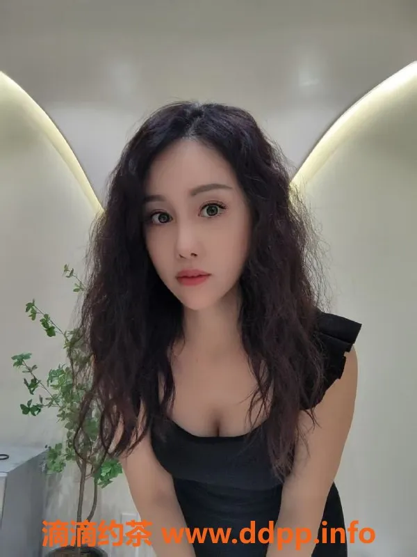 成都楼凤-武侯区诗桐，身材火辣的少妇，课时费6/9