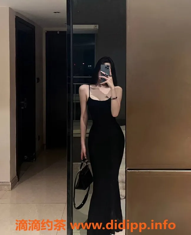 北京楼凤-朝阳小小，22岁女友型服务，身高166，价格1500元