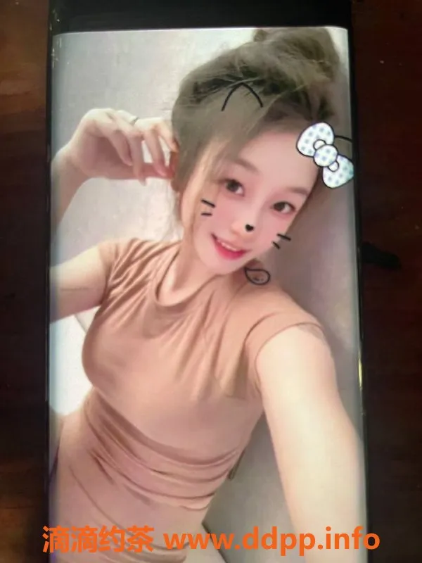 上海楼凤-杨浦怡水兰亭全裸油压 398起 双飞优惠