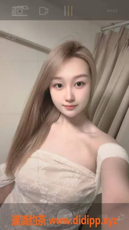 郑州楼凤-郑州月月，19岁166cm，49kg，提供69与陪浴服务