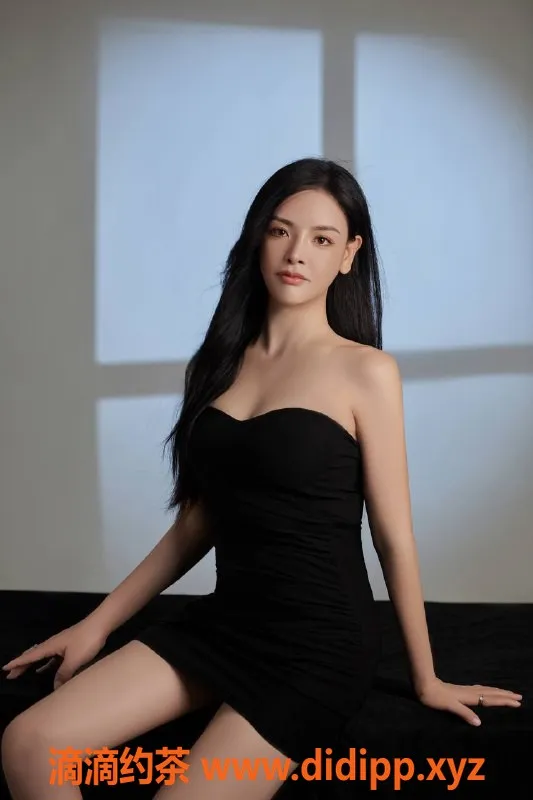 北京楼凤-小奶瓶嫩妹内衣批发，青年路超值体验