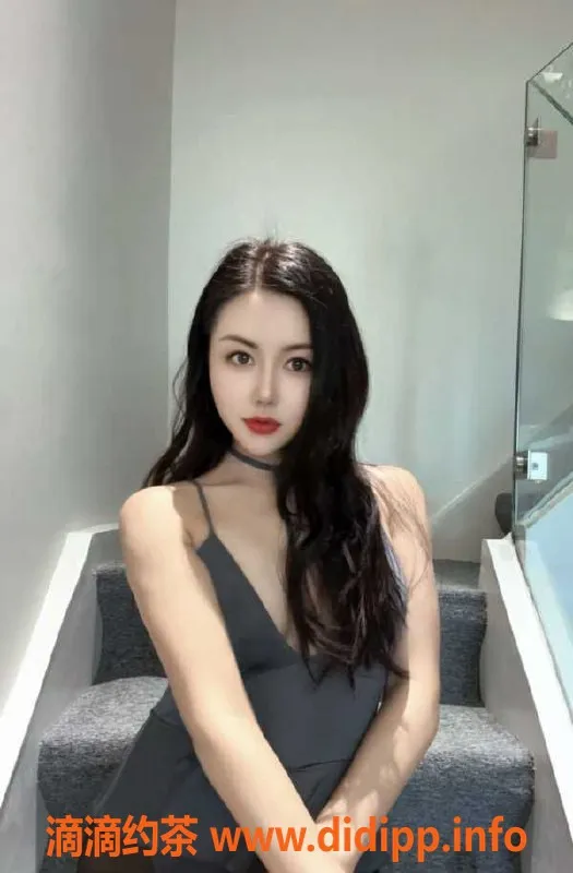 深圳楼凤资源信息,罗湖倪妮26岁制服诱惑，165cm身材诱人