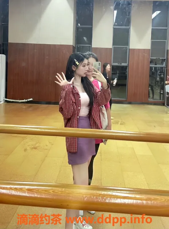 深圳楼凤资源信息,罗湖依依，23岁，160cm，34C 超正妹体验