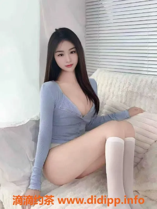 成都楼凤-武侯区少妇饭饭，代聊5P服务，体验非凡！