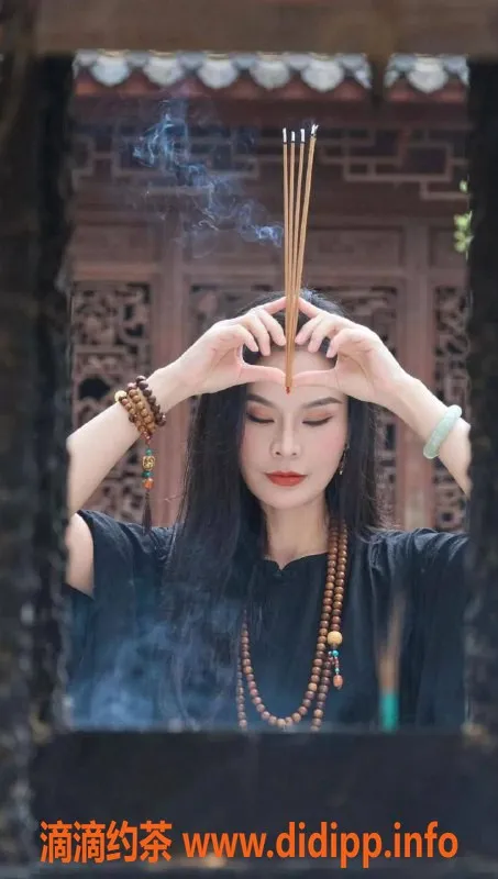 郑州楼凤资源信息,二七区33岁十月，171cm 65kg 迷人服务等你体验