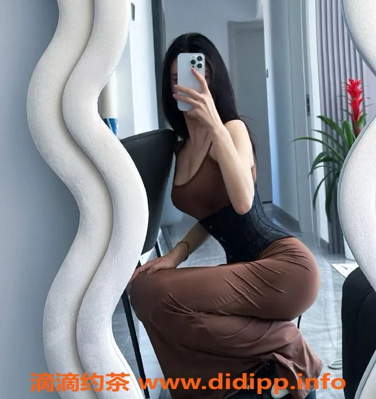 重庆楼凤资源信息,向晚，渝北168cm B+罩杯口交服务，全天欢迎