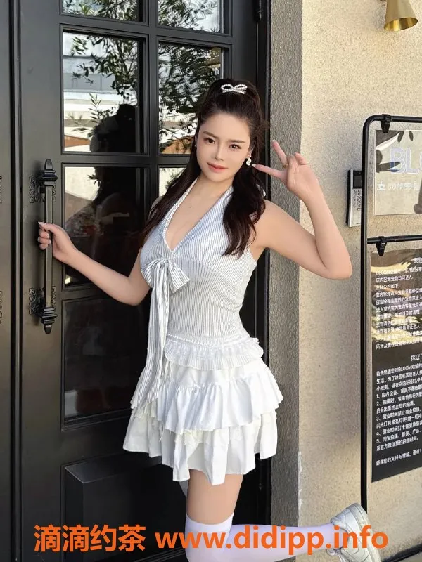 北京楼凤-丰台成寿寺雯雯 新人少妇D罩杯莞式服务