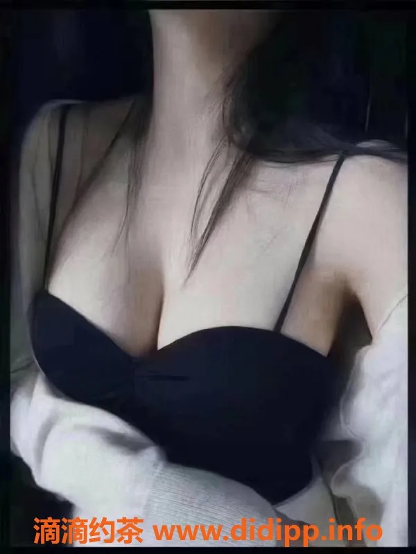 昆明楼凤-西山区小柠檬，600元起，制服丝袜服务等你体验！