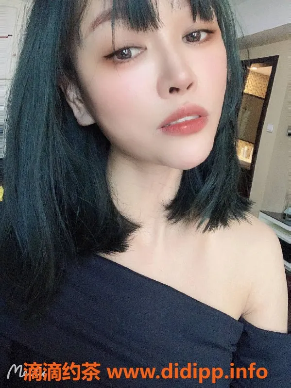 深圳楼凤资源信息,龙华纯天然风骚御姐，166cm 51kg，健身长腿