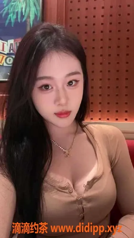 广州楼凤-荔湾区23岁小肉包，34D胸围超值体验